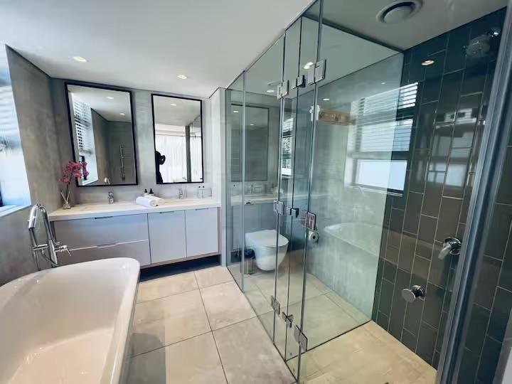 2 Bedroom Property for Sale in Sea Point Western Cape